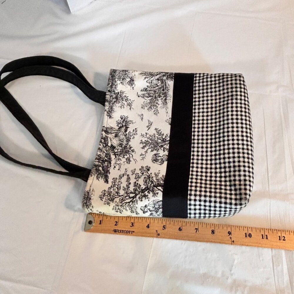 B’s Black & White Toile Print Tote Bag Gingham Design & Black Accent Dual Straps - Picture 4 of 7
